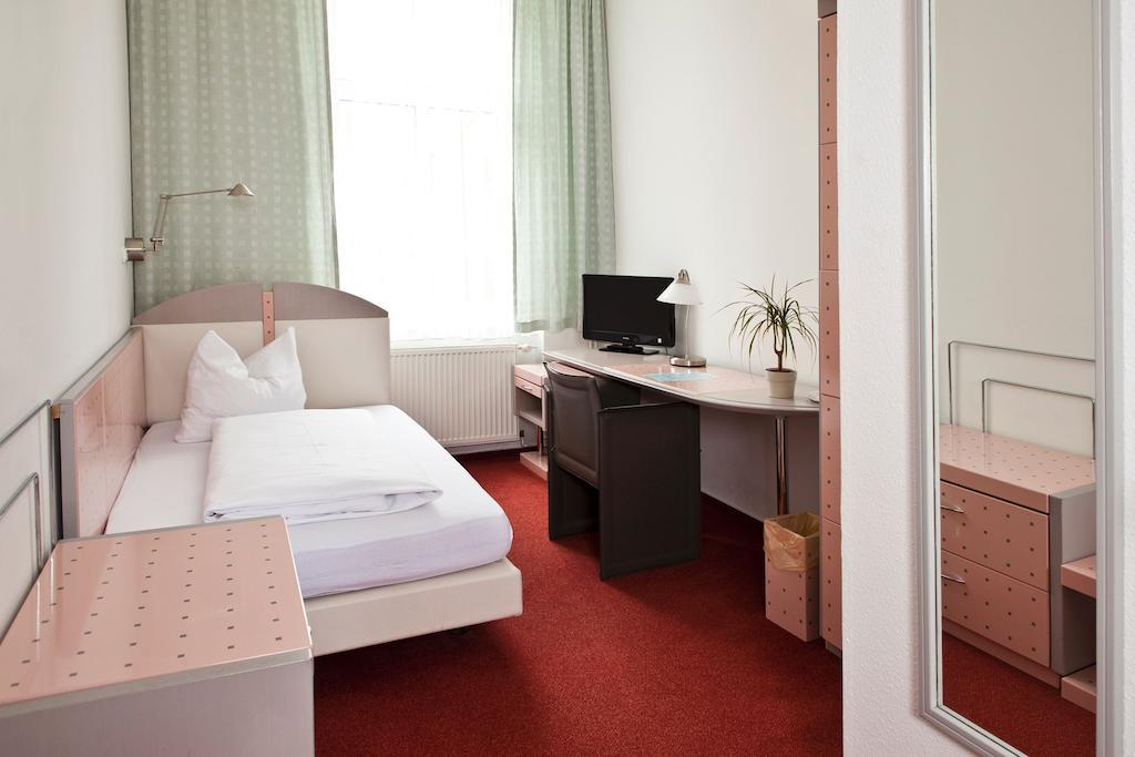 Hotel Adler Greifswald Pokój zdjęcie